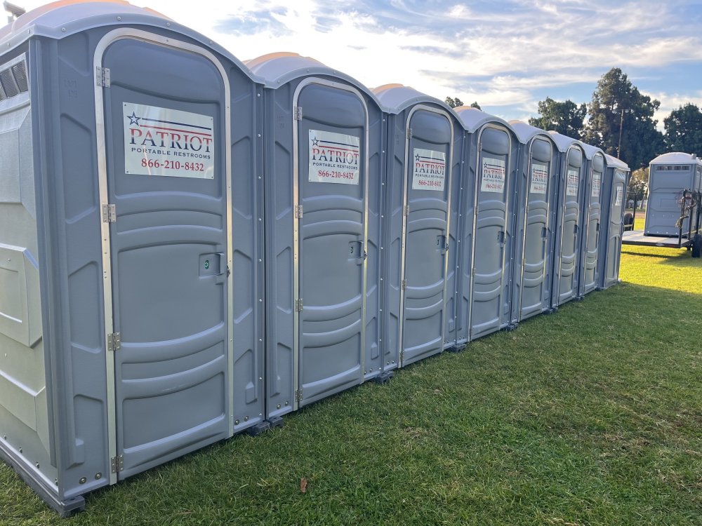 モバイルトイレでの回転成形材料の適用